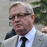 Sahnede yine GÜMÇED yine Adnan Önürmen!